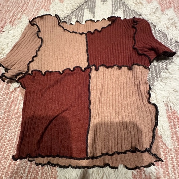 SHEIN two tone stretchy Knit Top that shows some midriff. Never worn - Picture 1 of 5